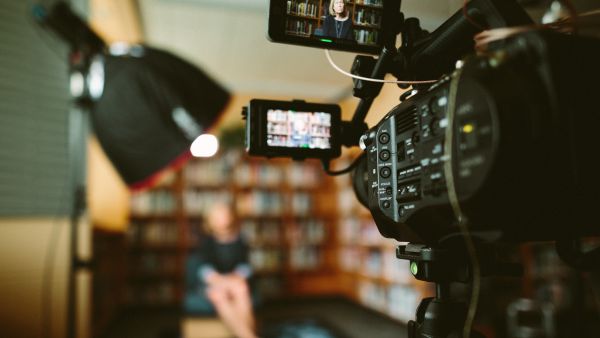 filming a video ad on location