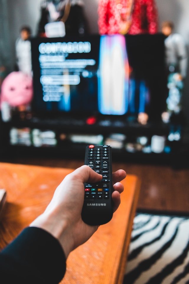 streaming tv viewer with remote